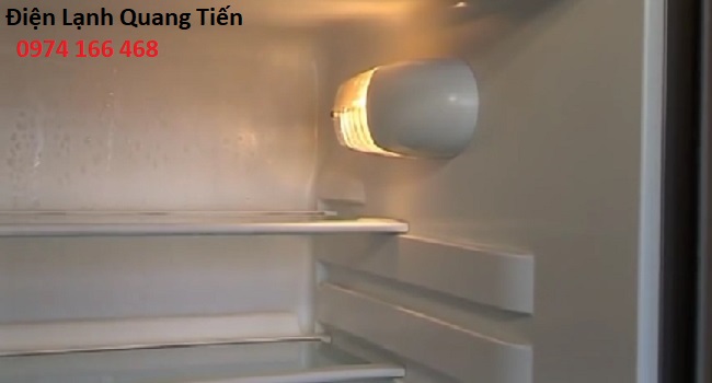Tại sao tủ lạnh vẫn chạy khi đèn không sáng?